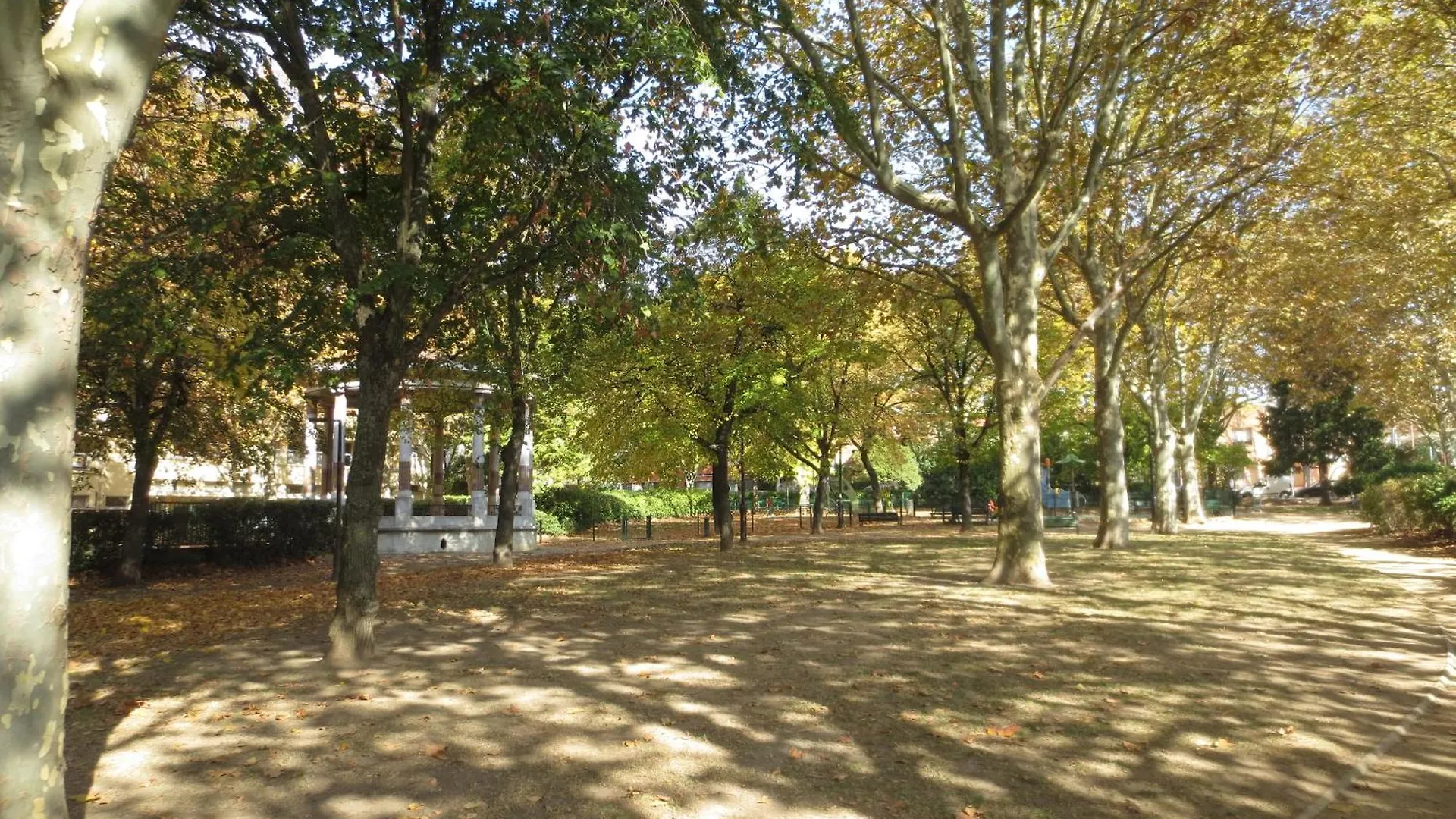 Villa Guilhemery Les Annees 30 - Le Jardin Enchante تولوز